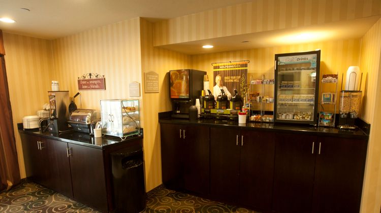 Cobblestone Inn & Suites Restaurant