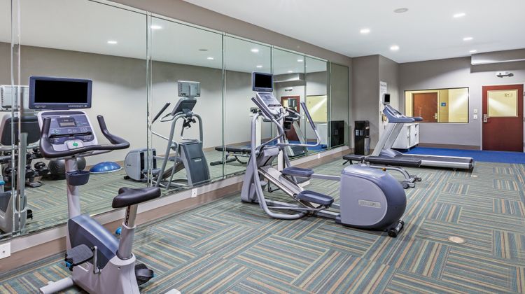 Holiday Inn Express/Stes Vidor South Health Club