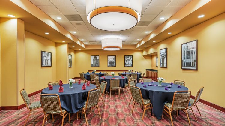 Holiday Inn Ardmore I-35 Meeting