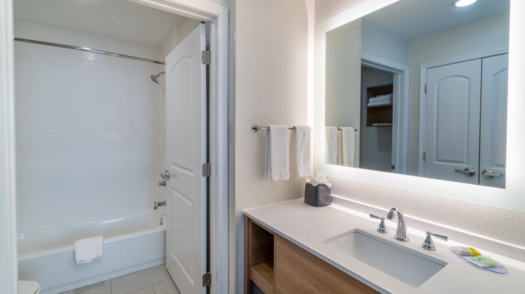 Staybridge Suites Flowood–NW Jackson Room