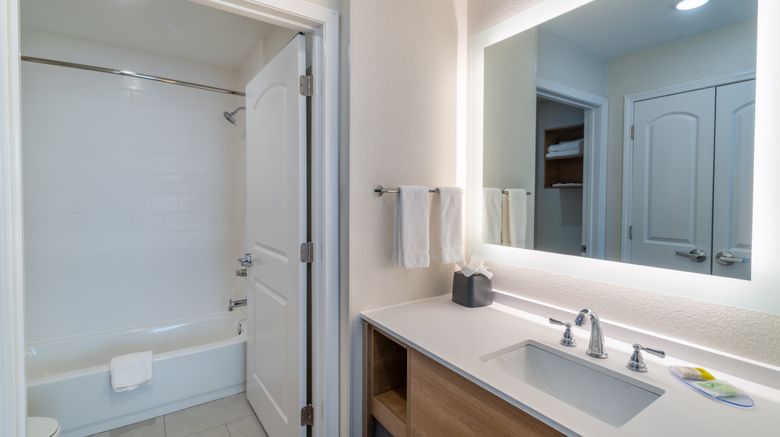 <b>Staybridge Suites Flowood–NW Jackson Room</b>. Images powered by <a href="https://www.leonardoworldwide.com/" title="Leonardo Worldwide" target="_blank">Leonardo</a>.