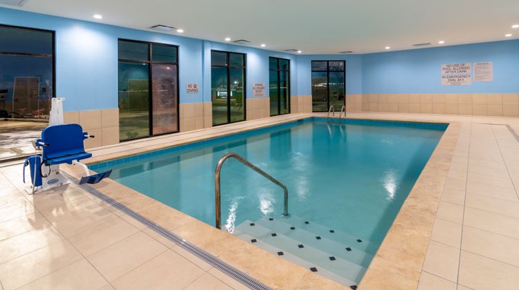 Staybridge Suites Flowood–NW Jackson Pool