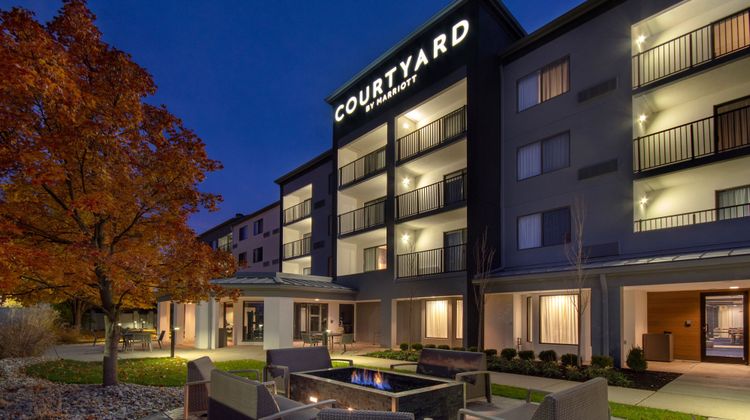 Courtyard by Marriott Cincinnati Airport Exterior