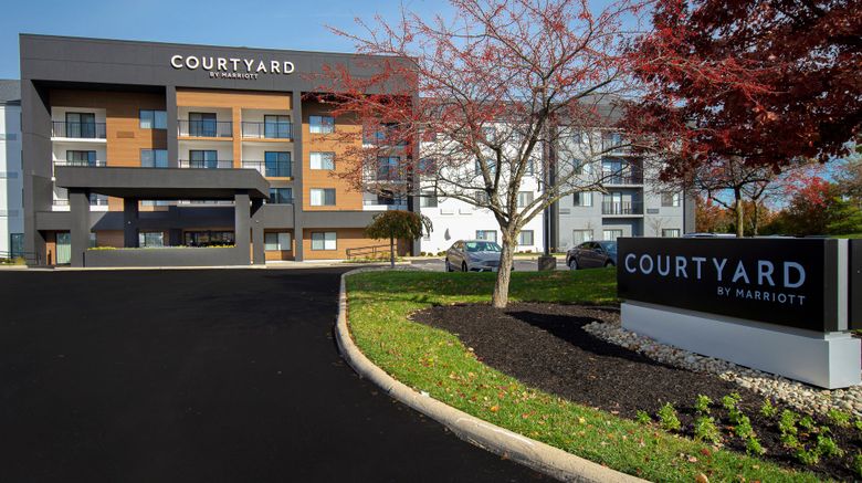 <b>Courtyard by Marriott Cincinnati Airport Exterior</b>. Images powered by <a href="https://www.leonardoworldwide.com/" title="Leonardo Worldwide" target="_blank">Leonardo</a>.