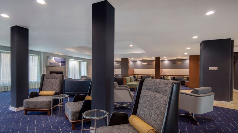 <b>Courtyard by Marriott Cincinnati Airport Lobby</b>. Images powered by <a href="https://www.leonardoworldwide.com/" title="Leonardo Worldwide" target="_blank">Leonardo</a>.