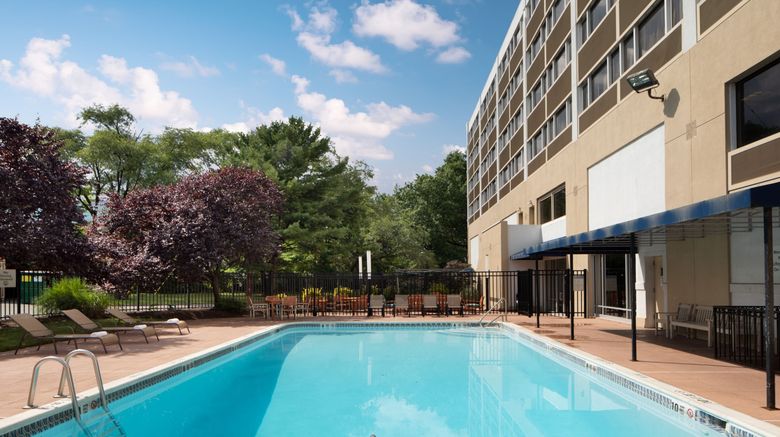 <b>Holiday Inn Clark-Newark Pool</b>. Images powered by <a href="https://www.leonardoworldwide.com/" title="Leonardo Worldwide" target="_blank">Leonardo</a>.