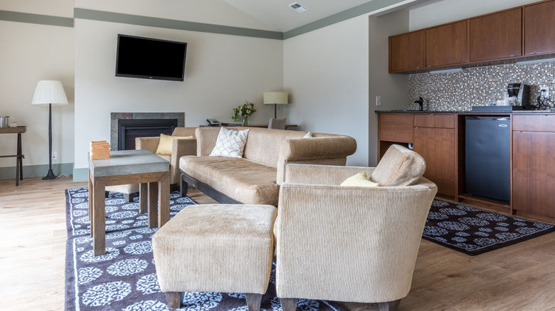 <b>The Heritage House Resort Suite</b>. Images powered by <a href="https://www.leonardoworldwide.com/" title="Leonardo Worldwide" target="_blank">Leonardo</a>.