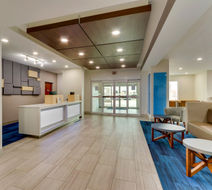 Holiday Inn Express & Suites Waxahachie Lobby