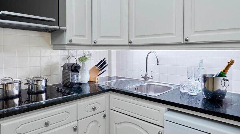<b>Grand Residences by Marriott - Mayfair Suite</b>. Images powered by <a href="https://www.leonardoworldwide.com/" title="Leonardo Worldwide" target="_blank">Leonardo</a>.