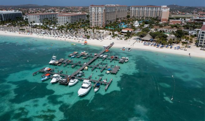 Marriott's Aruba Surf Club Exterior