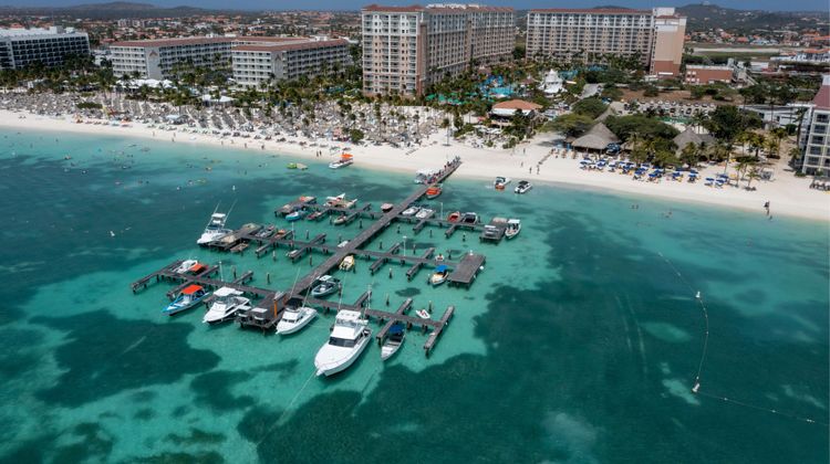 Marriott's Aruba Surf Club Exterior