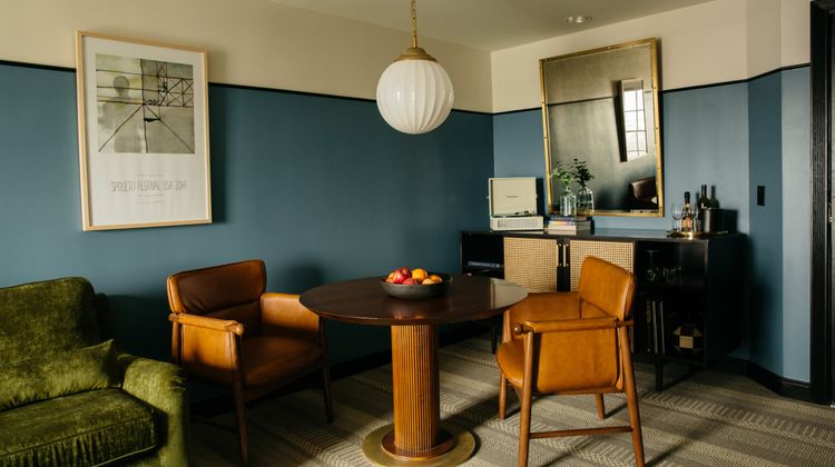 Emeline Hotel Restaurant