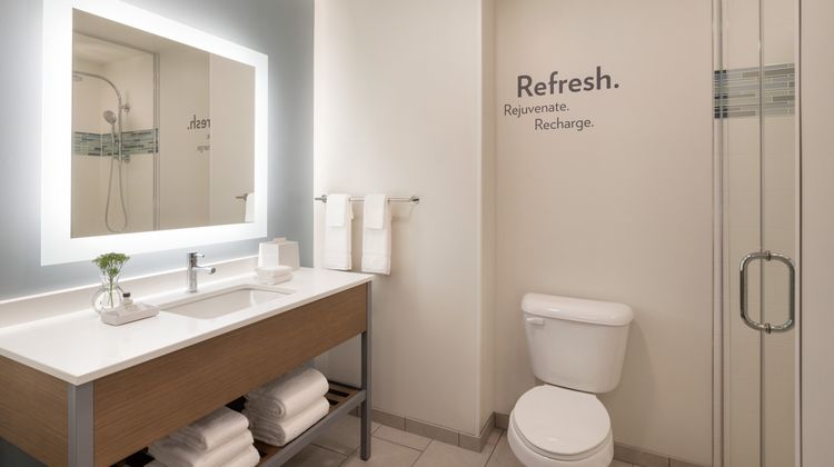 EVEN Hotel Rochester-St Mary's Area Room