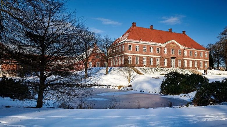 <b>Hindsgavl Slot Exterior</b>. Images powered by <a href="https://www.leonardoworldwide.com/" title="Leonardo Worldwide" target="_blank">Leonardo</a>.