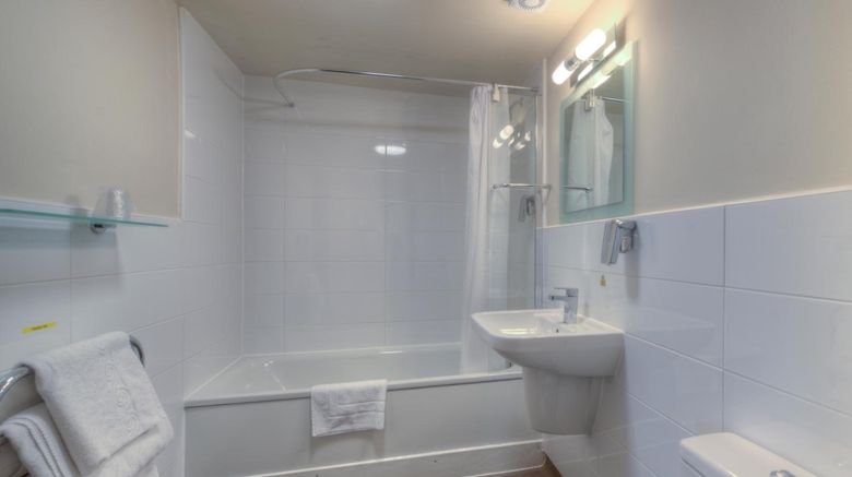 <b>The White Rabbit Hotel Room</b>. Images powered by <a href="https://www.leonardoworldwide.com/" title="Leonardo Worldwide" target="_blank">Leonardo</a>.