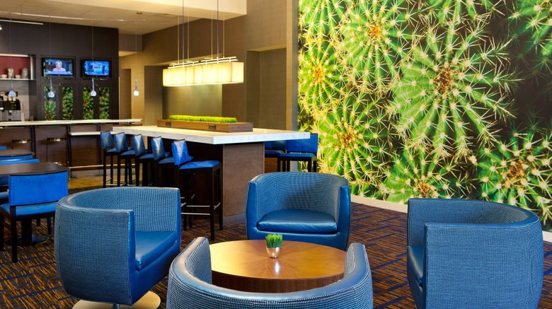 <b>Courtyard Houston Downtown Convention Lobby</b>. Images powered by <a href="https://www.leonardoworldwide.com/" title="Leonardo Worldwide" target="_blank">Leonardo</a>.