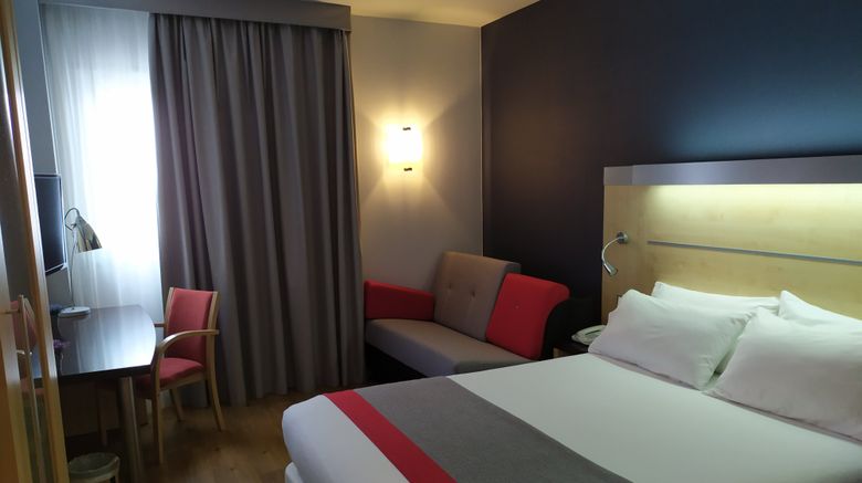 <b>Holiday Inn Express Madrid-Getafe Room</b>. Images powered by <a href="https://www.leonardoworldwide.com/" title="Leonardo Worldwide" target="_blank">Leonardo</a>.