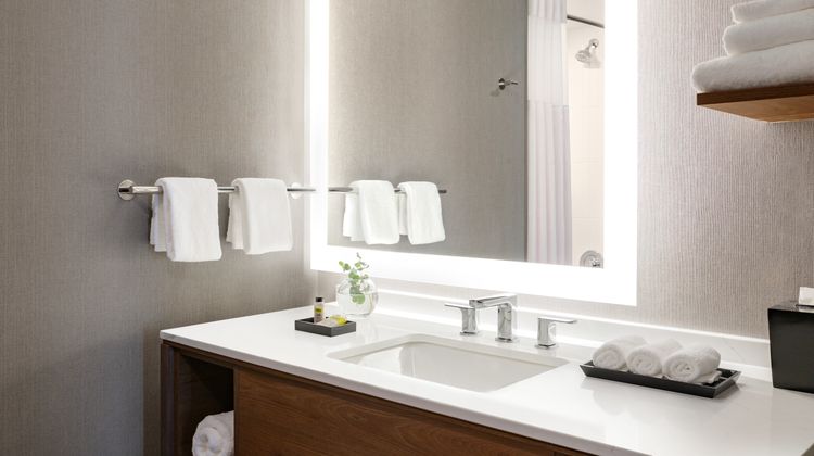 Staybridge Stes Rochester-St Marys Area Room