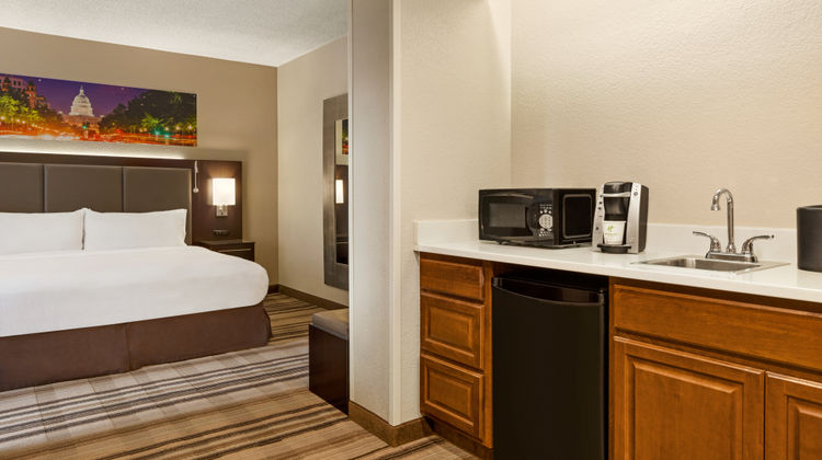Holiday Inn Washington Dulles Airport Suite