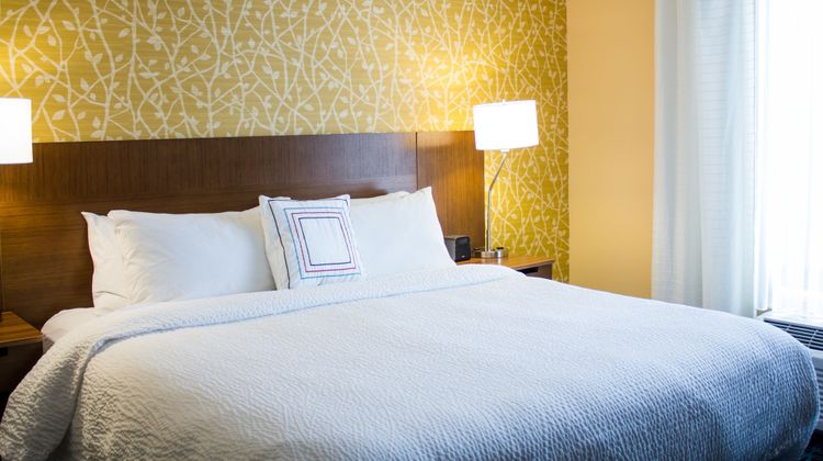 Fairfield Inn & Suites Denver Northeast Room