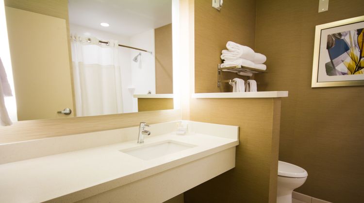 Fairfield Inn & Suites Denver Northeast Room