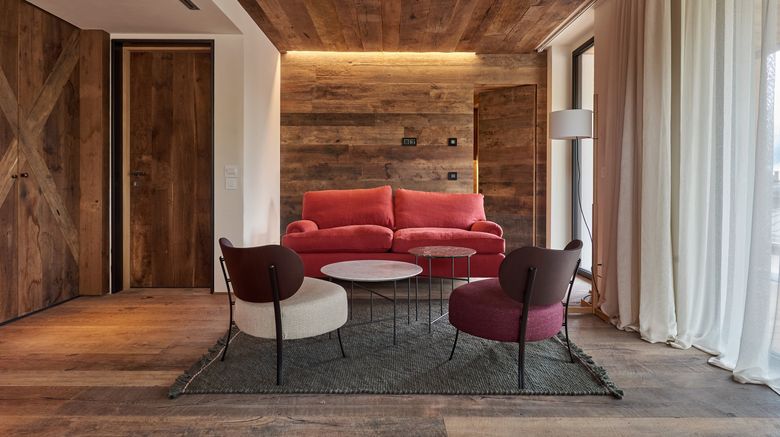 <b>De Len Hotel Suite</b>. Images powered by <a href="https://www.leonardoworldwide.com/" title="Leonardo Worldwide" target="_blank">Leonardo</a>.