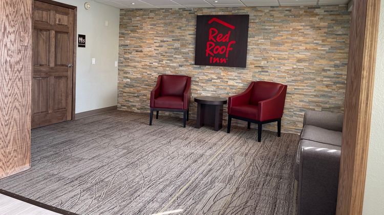 Red Roof Inn Somerset, PA Lobby