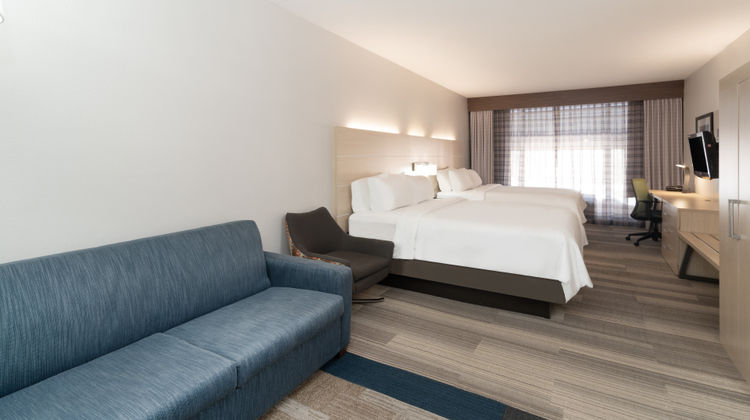 Holiday Inn Express & Suites Magee Room