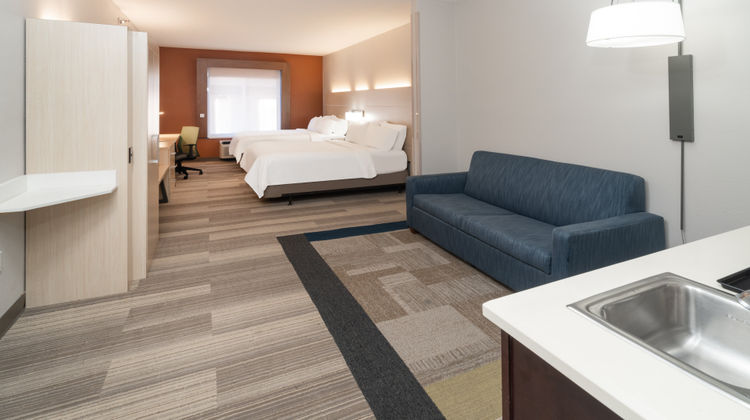 Holiday Inn Express & Suites Magee Room