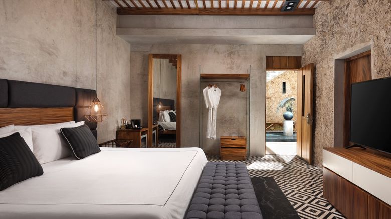 <b>Diez Diez Collection Room</b>. Images powered by <a href="https://www.leonardoworldwide.com/" title="Leonardo Worldwide" target="_blank">Leonardo</a>.