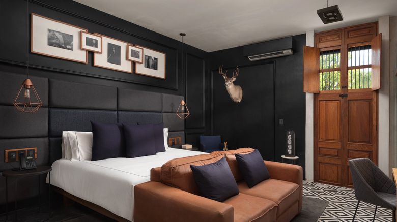 <b>Diez Diez Collection Suite</b>. Images powered by <a href="https://www.leonardoworldwide.com/" title="Leonardo Worldwide" target="_blank">Leonardo</a>.