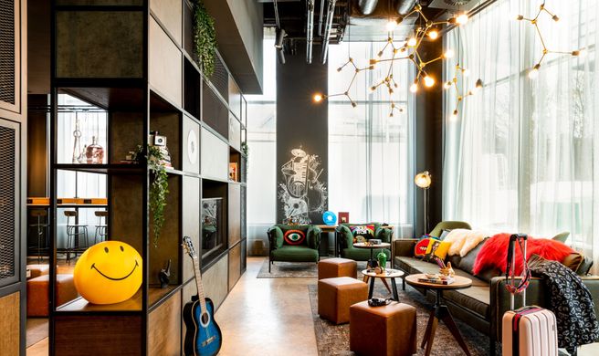 Moxy Glasgow SEC Lobby
