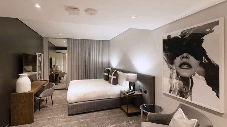 The Capital 15 on Orange Hotel Room