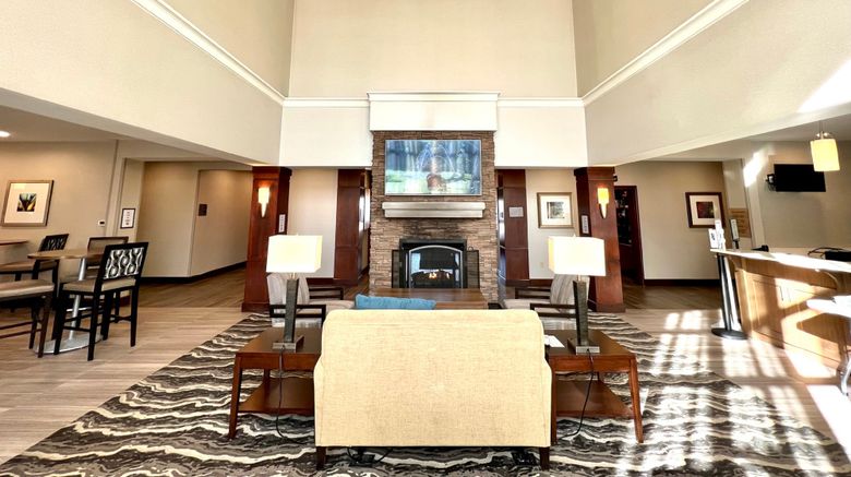 <b>Staybridge Suites Lobby</b>. Images powered by <a href="https://www.leonardoworldwide.com/" title="Leonardo Worldwide" target="_blank">Leonardo</a>.