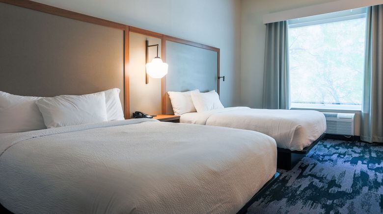 <b>Fairfield Inn & Suites Marquette Room</b>. Images powered by <a href="https://www.leonardoworldwide.com/" title="Leonardo Worldwide" target="_blank">Leonardo</a>.