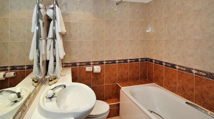 Ardington Hotel Room
