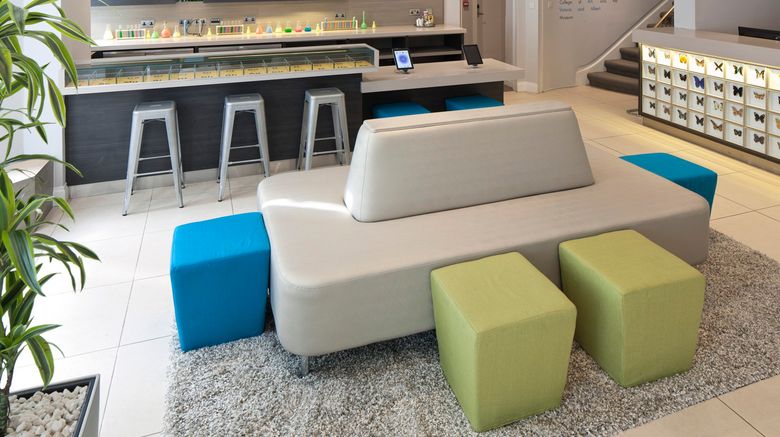 <b>Heeton Concept Hotel London Kensington Lobby</b>. Images powered by <a href="https://www.leonardoworldwide.com/" title="Leonardo Worldwide" target="_blank">Leonardo</a>.