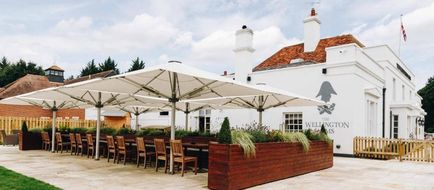 Wellington Arms Hotel Exterior