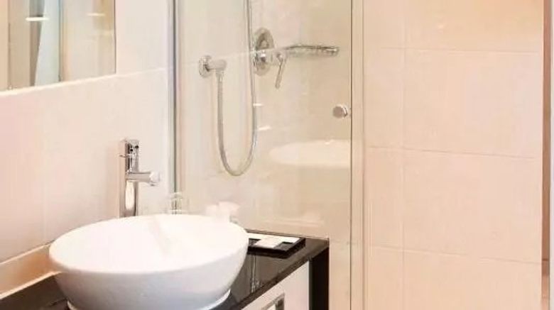 <b>Hotel Lyskirchen Room</b>. Images powered by <a href="https://www.leonardoworldwide.com/" title="Leonardo Worldwide" target="_blank">Leonardo</a>.