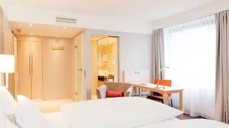 <b>Hotel Lyskirchen Room</b>. Images powered by <a href="https://www.leonardoworldwide.com/" title="Leonardo Worldwide" target="_blank">Leonardo</a>.