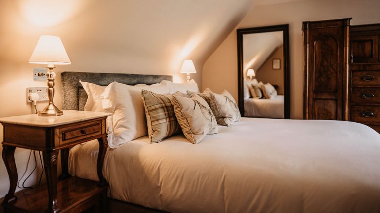 <b>Shieldaig Lodge Room</b>. Images powered by <a href="https://www.leonardoworldwide.com/" title="Leonardo Worldwide" target="_blank">Leonardo</a>.