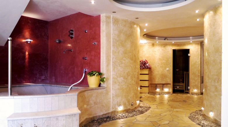 <b>Zum Hirschen Wellvital Landhaus Spa</b>. Images powered by <a href="https://www.leonardoworldwide.com/" title="Leonardo Worldwide" target="_blank">Leonardo</a>.