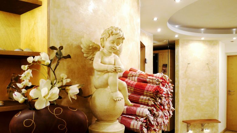<b>Zum Hirschen Wellvital Landhaus Spa</b>. Images powered by <a href="https://www.leonardoworldwide.com/" title="Leonardo Worldwide" target="_blank">Leonardo</a>.
