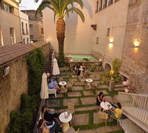 Hotel Palacio Carvajal Giron Exterior