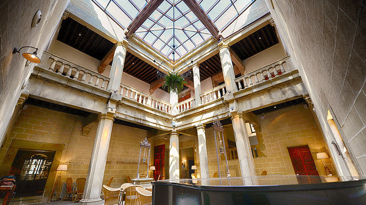 Hotel Palacio Carvajal Giron Lobby