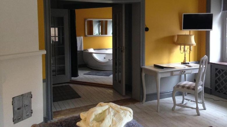 <b>Centric Hotel Room</b>. Images powered by <a href="https://www.leonardoworldwide.com/" title="Leonardo Worldwide" target="_blank">Leonardo</a>.