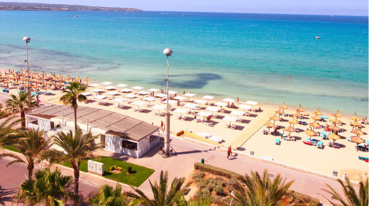 Pure Salt Garonda Hotel Beach