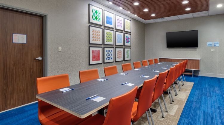Holiday Inn Express & Suites Wooster Meeting