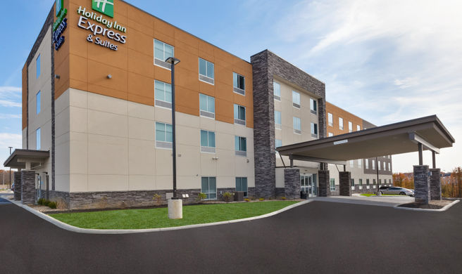 Holiday Inn Express & Suites Wooster Exterior