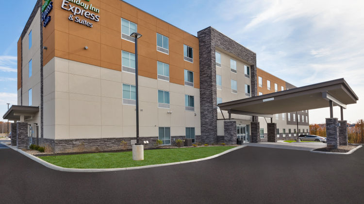 Holiday Inn Express & Suites Wooster Exterior